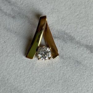 Vintage UTC 925 Sterling Silver CZ Pendant Ribbon Round Cubic Zirconia Sparkly